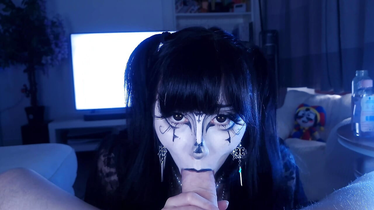 Goth mommy Step Sister twerks her big ass for me