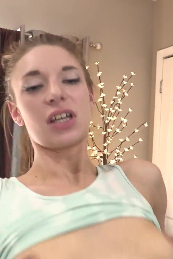 Bad POV - Stepdaughter's Shocking Discovery, He Caught Him Masturbating to Her Photosmily!