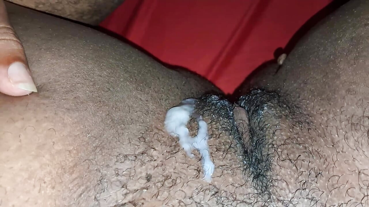 Zupełnie nowy bbw daje cipkę w budce favela.