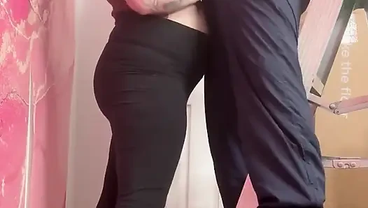 Минет на лестнице