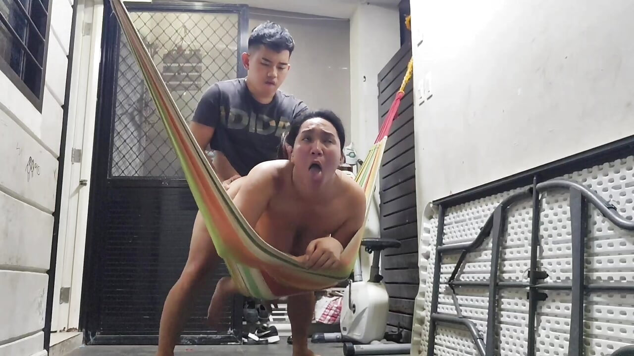 AZJATYCKA MILF HARDCORE OSTRO ZERŻNIĘTA PODCZAS SWINGINGU