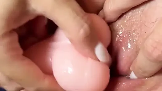 Bu pembe amcığı emerken çok eğlendim