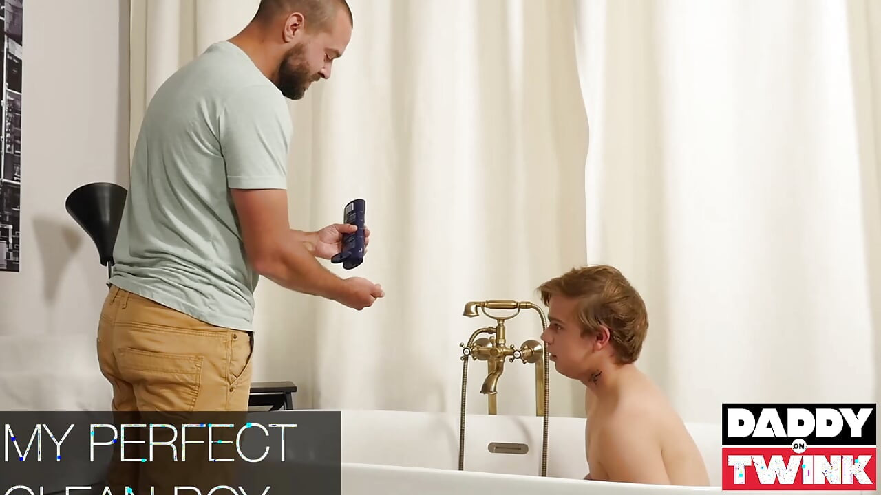 DADDYONTWINK دیلف حشری مارتین داجنار کون ریچارد هیکس را شخم می زند