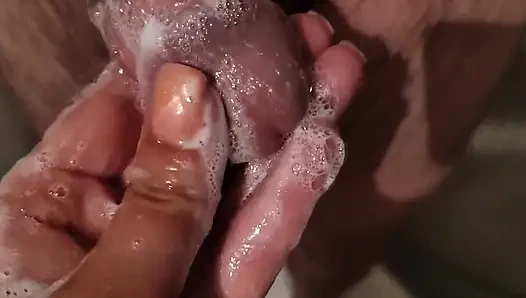 Mein heißer stiefbrud in meiner dusche. Ich gab ihm ein bisschen vergnügen, während er als ehefrau nicht zu hause ist