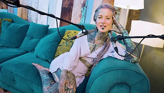 Я говорю о B - Bordem - подкаст ASMR, SFW говорящий готессу худенькая девушка дреды татуированная модель татуированная девушка