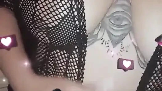 Ich dusche und wär mich