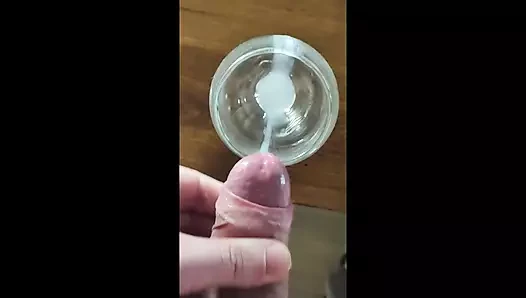 Greek porn video – Fresh Greek sperm in the glass