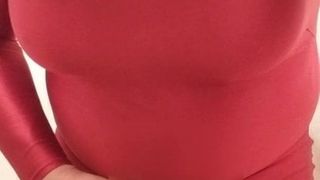 Masturbation in rotem Kleid
