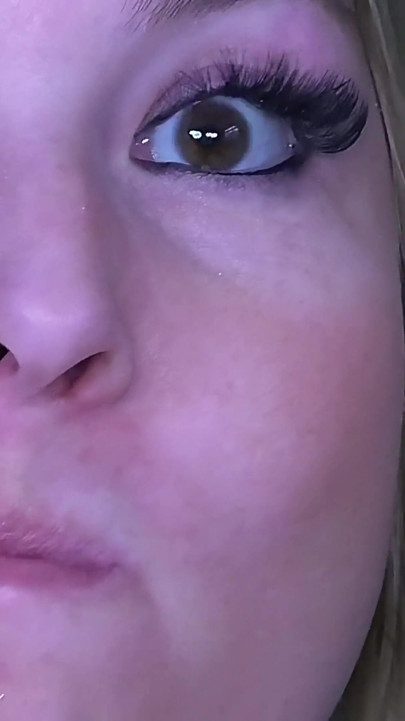 Giantess with 2 Busty MILFs