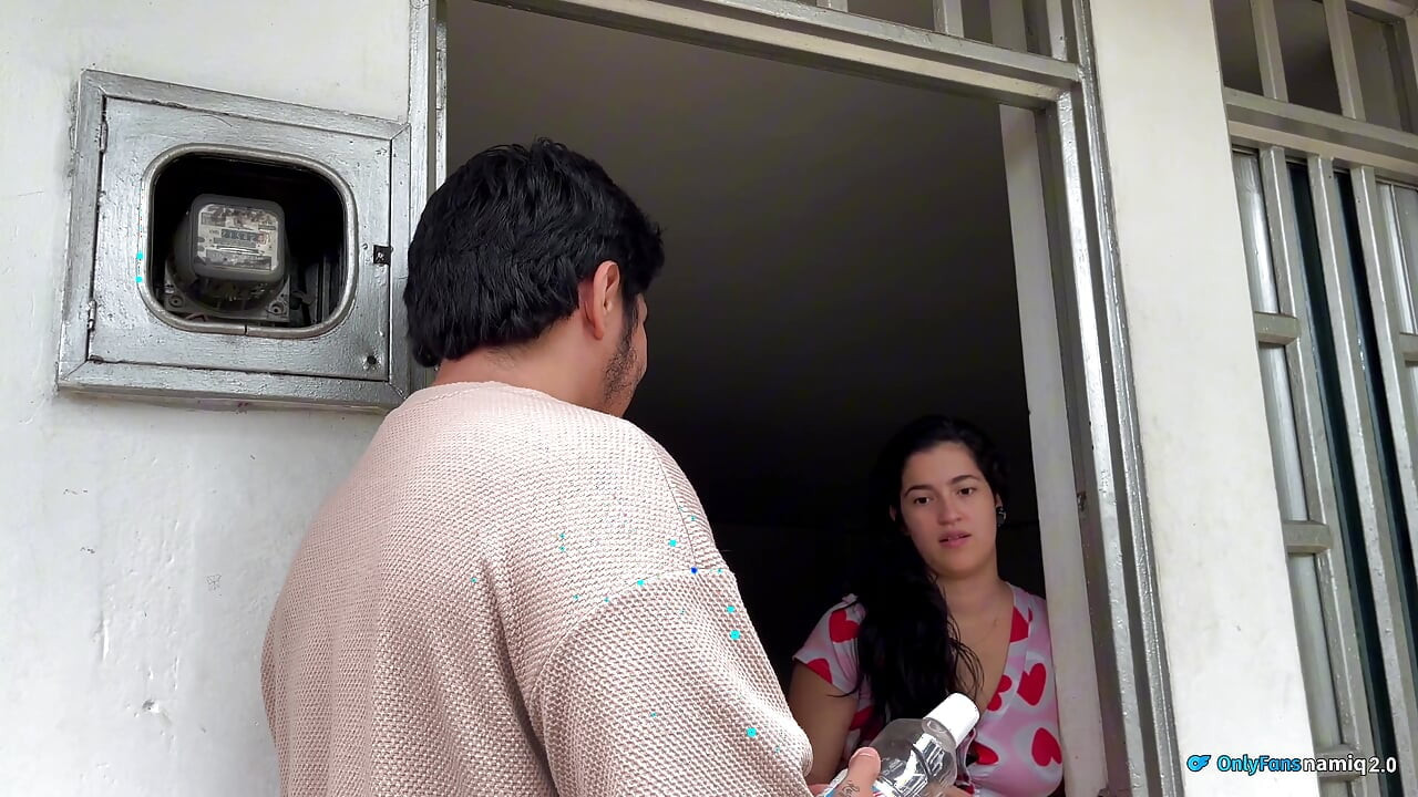Uma milf é minha colega de quarto?