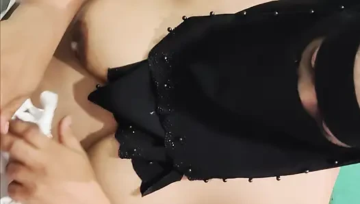 Cewek itu nyepong kontol kaya es krim sampai tenggorokan oh heaven