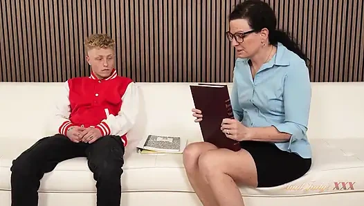 TanteJudysXXX - große reife lehrerin beth McKenna fickt ihren jock-schüler