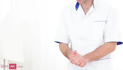 Güzelin masajı derin anal seksle bitiyor