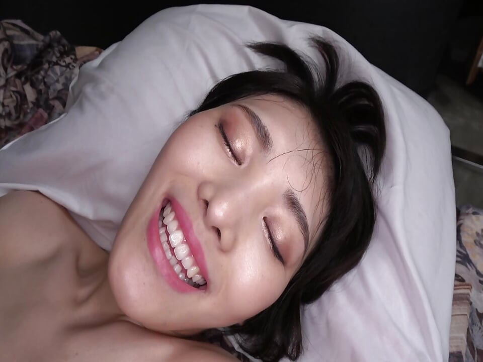 P133G02 Meet a short-haired, elegant beauty found on a match app and immediately check into a hotel! Climax sex with a girl who defies her appearance!