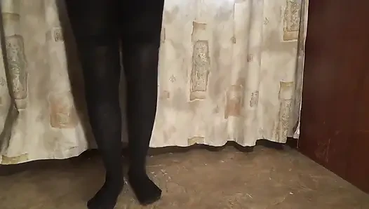 Feets , calf muscle and walking on toes fetishes in black pantyhose