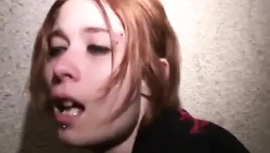 У Матильды срочное желание трахаться!