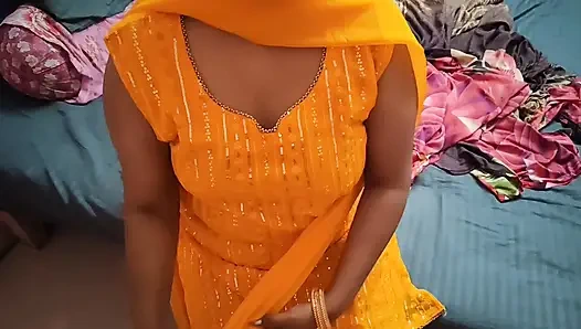 Aku membuat kesepakatan dengan saudara tiriku yang besar sekarang aku suka memeknya