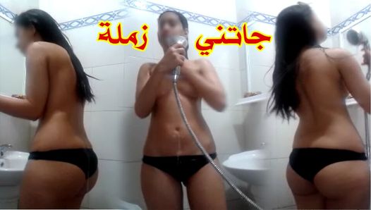 Donna marocchina che fa sesso in bagno