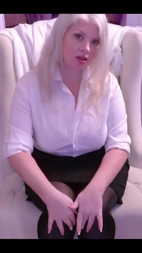 A Step-Mother' Pantyhose Seduction