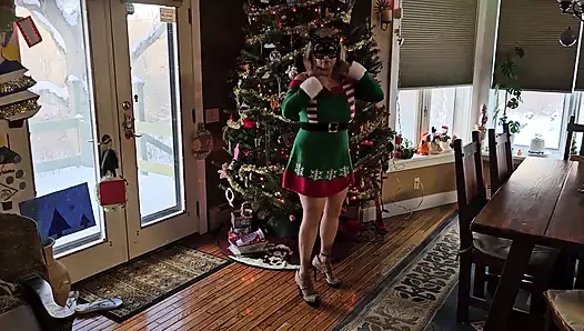 Мамочка-домохозяйка огромные сиськи и большая задница на Рождество, только ПОКЛОННИКИ, зрелая милфа