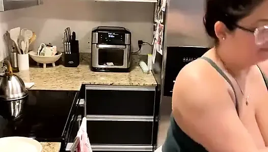 Live Stream with Dani Valentina