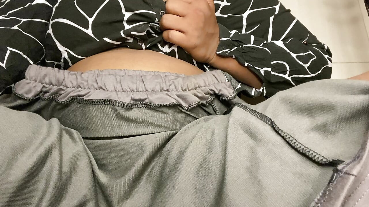 Трах пальцами киски индийской девушки, шоу и пресс сиськи