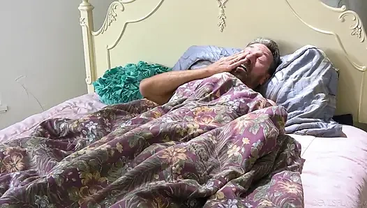 Pantat bahenol vanessa sky dientot habis-habisan sama ayah tirinya sendiri