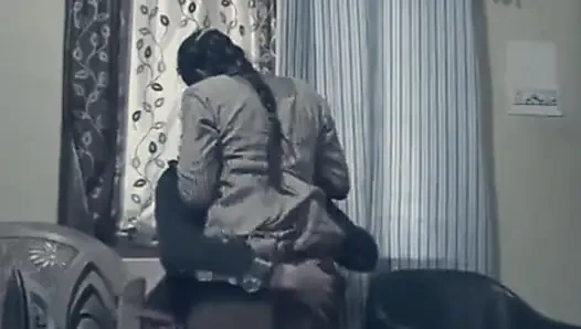 Der schwager ging in das zimmer der schwägerin