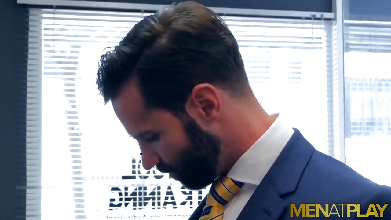 MENATPLAY - Hunk Dani Robles and Max Duro anal breed in office