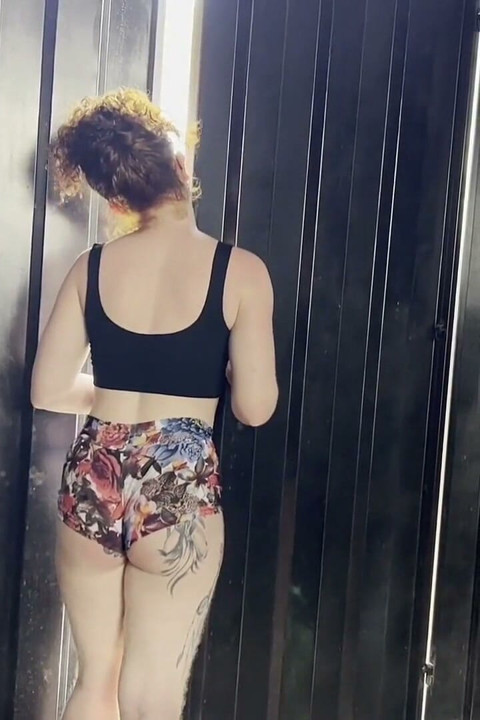 I Hired a Rental Husband to Do Some Repairs to My House, Something My Husband's Cuckold Doesn't Do