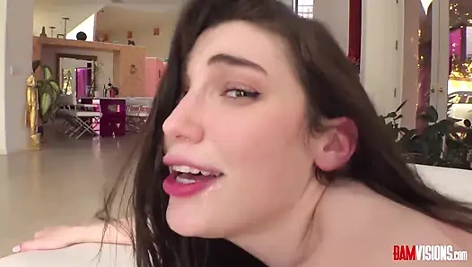 Pantat bella rolland dan lily lou dientot habis-habisan sama kontol besar