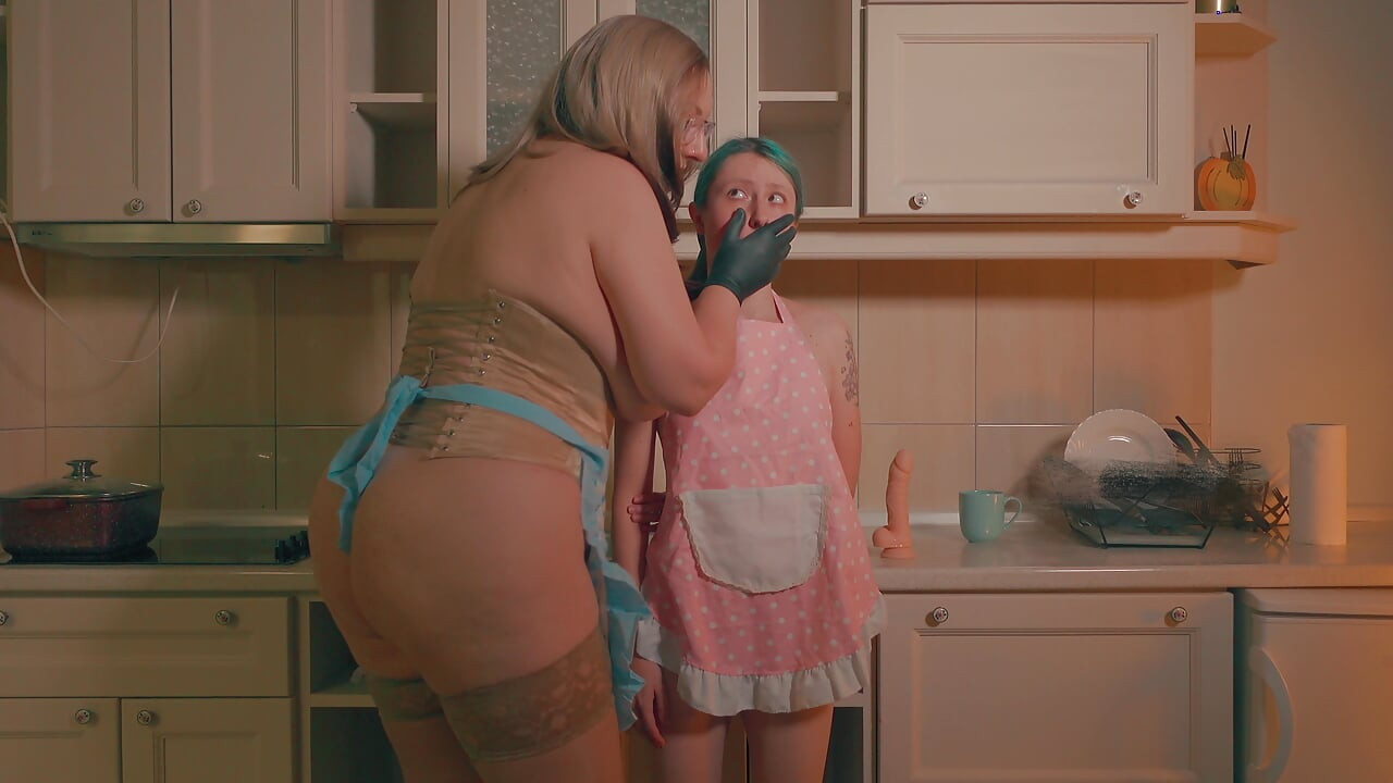 Gloved Hand Over Mouth - Tall Stepmom Inspects & Dildo Fucks Her Tiny Stepdaughter