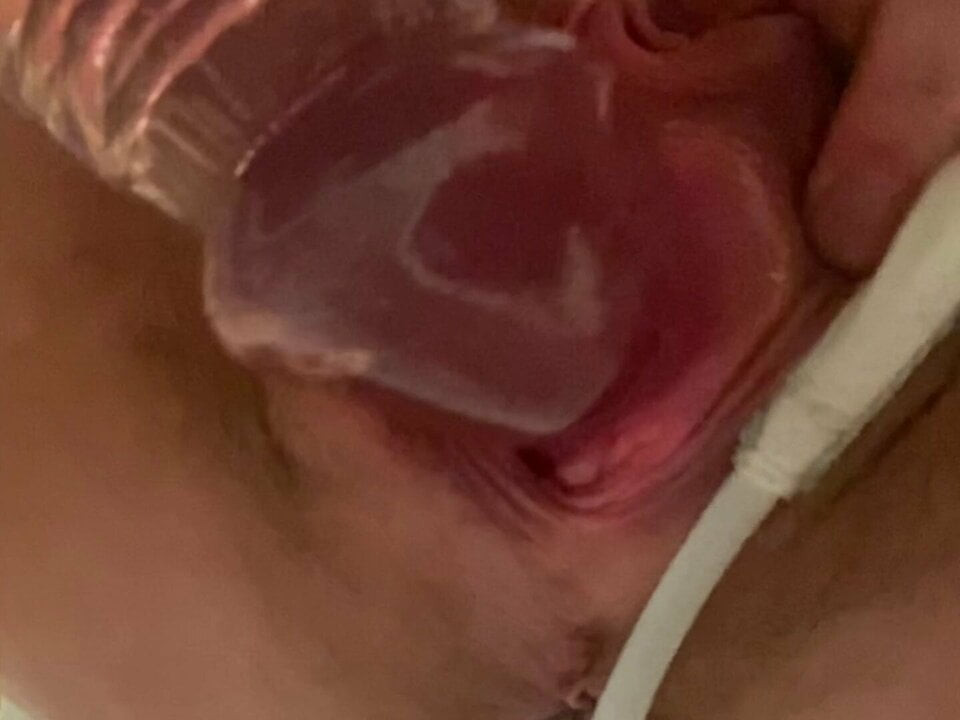 Hot Pussy Fucking Giant Dildo – American Milf