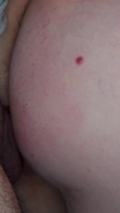 Pawg genç kız kalp şeklindeki büyük götü sikiyor | Klip 1