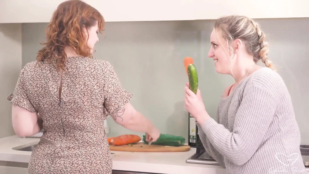 有绿帽子的女孩查理·Forde, Emberly Adams