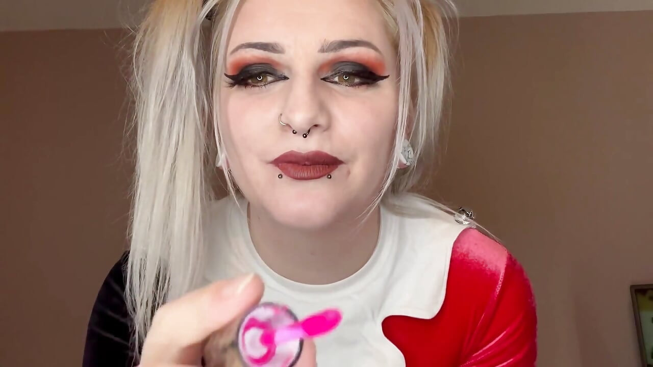 Harley Quinn Feminisation aur nakli bandhakar tumhen chodti hai