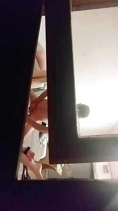 Az ablakon keresztül