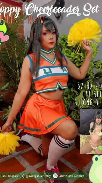 Morate vidjeti trenutak iz "tsuyu navijačice cosplay boku no hero"