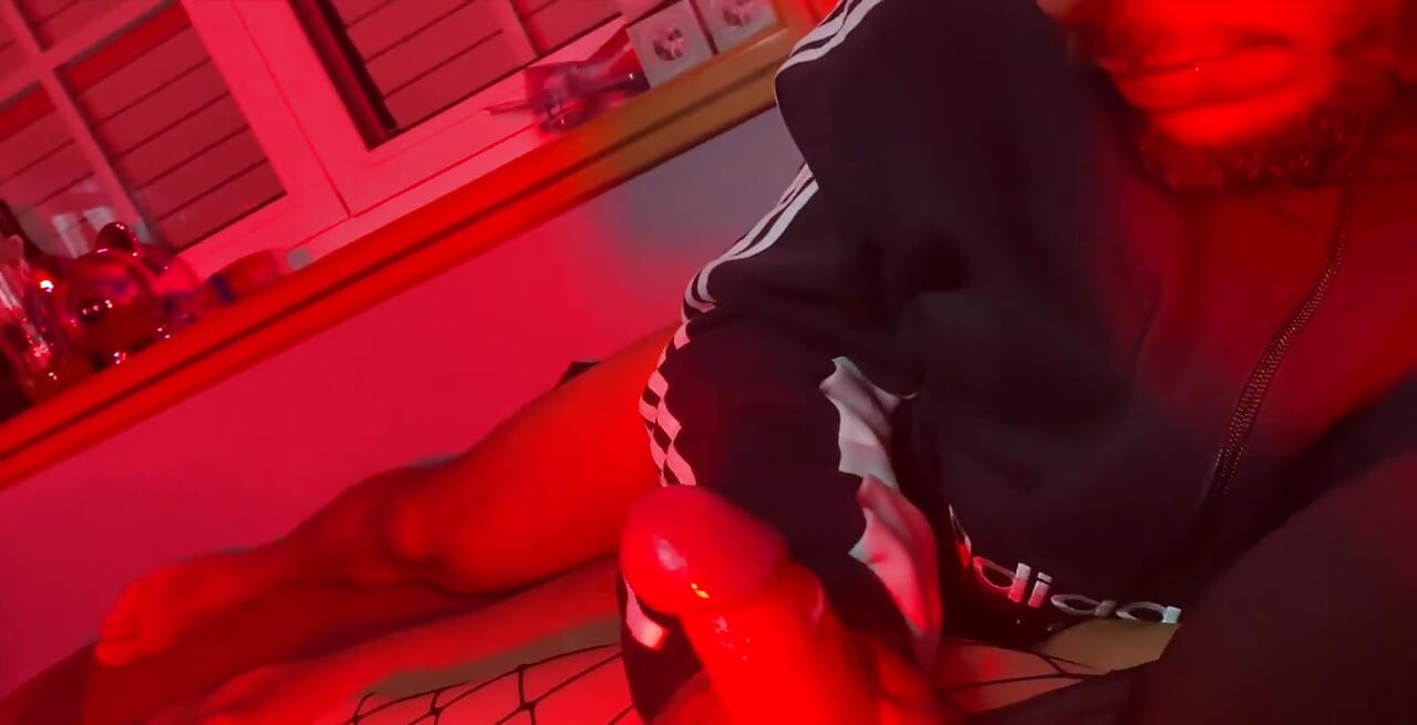 Saya menghisapnya tetapi saya minta dia menghisap saya