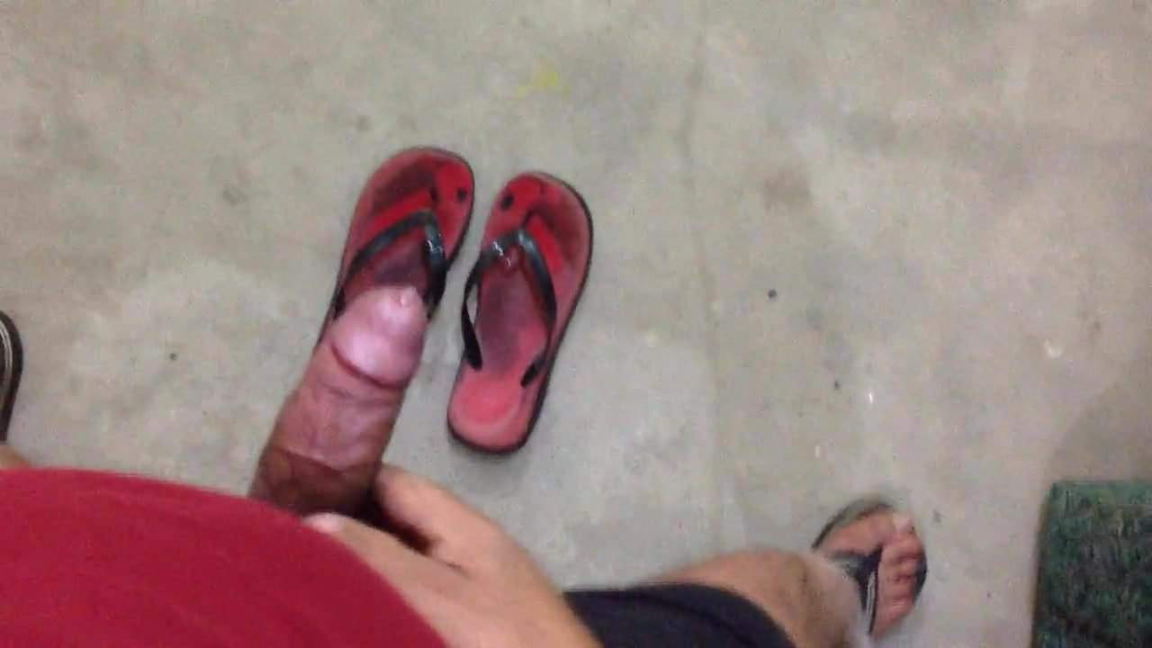 CAME ON RED FLIPFLOPS
