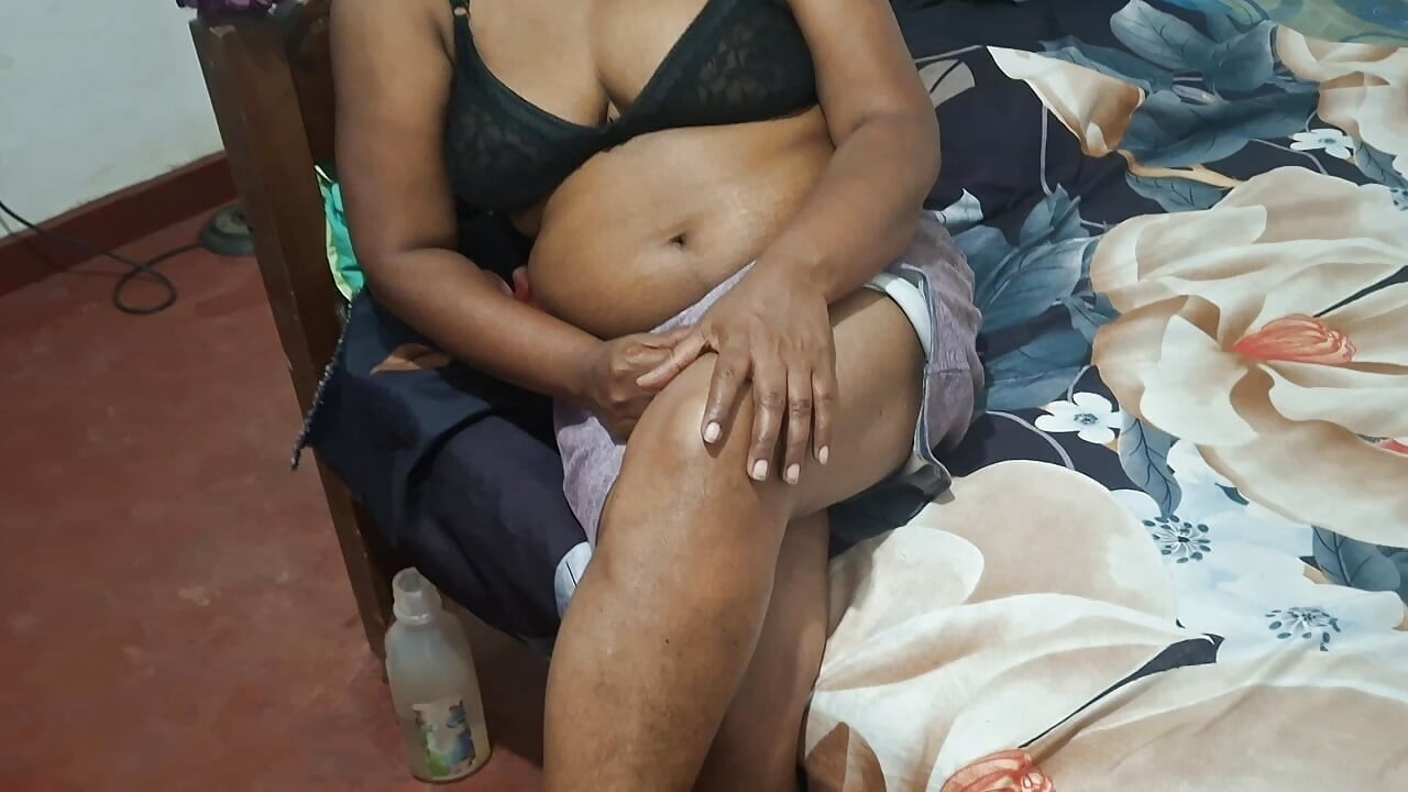 Morena joven creampie casero