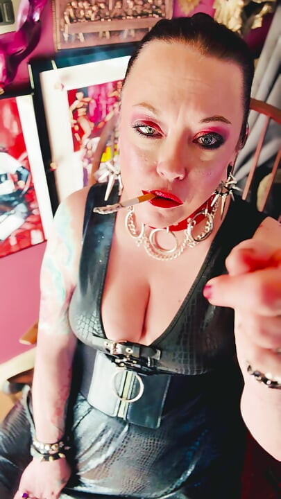 A Smoking Mistress, Tina Snua, Smoking 2 Cigarettes Tip To Tail - Drifting  OMI OME snap Inhales
