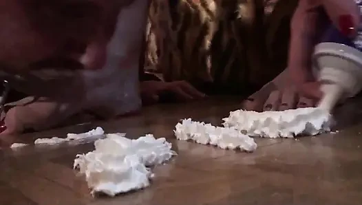 Krim kocok dari kaki dewi