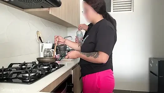 Dapur dengan payudara latin bagian 1