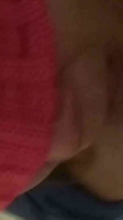 Big cumshot on lips | Clip 1