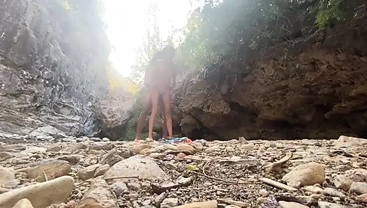 Perjalanan sungai berakhir dengan ngentot luar biasa