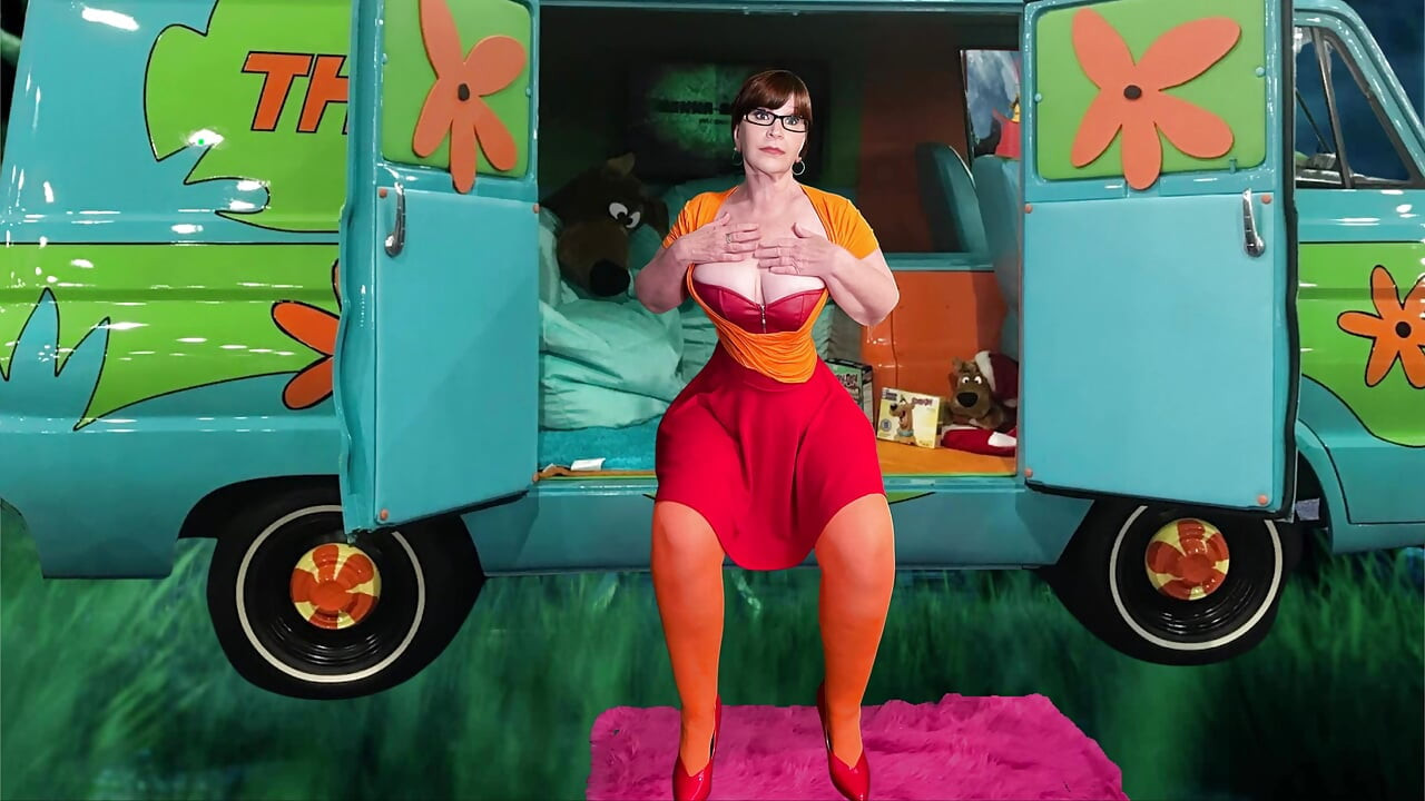 Nenek velma dinkley: fingering memek, jilat memek dan orgasme posisi misionaris! 8623fap