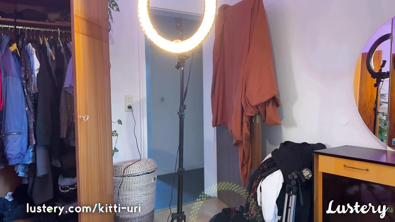 Wilde Berlin-stellen neuken op de dansvloer voor ieders ogen