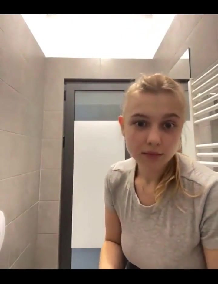 唾液をたくさん出した公共フェラチオ