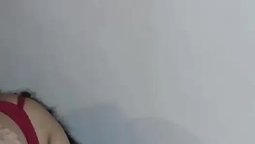 Arap karısını kuryeyle filme alıyor